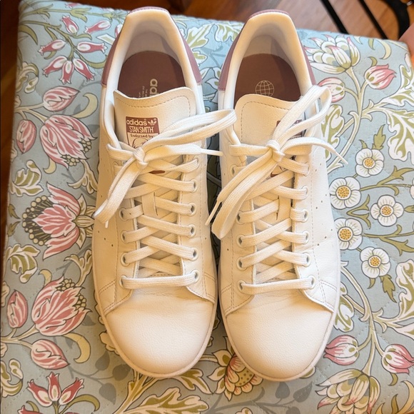 Adidas Women's Stan Smith White Sneakers with Rose Gold Heel Tab Size 9 - Picture 3 of 9